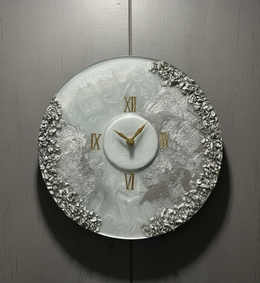 timeless_silver_resin_clock_2