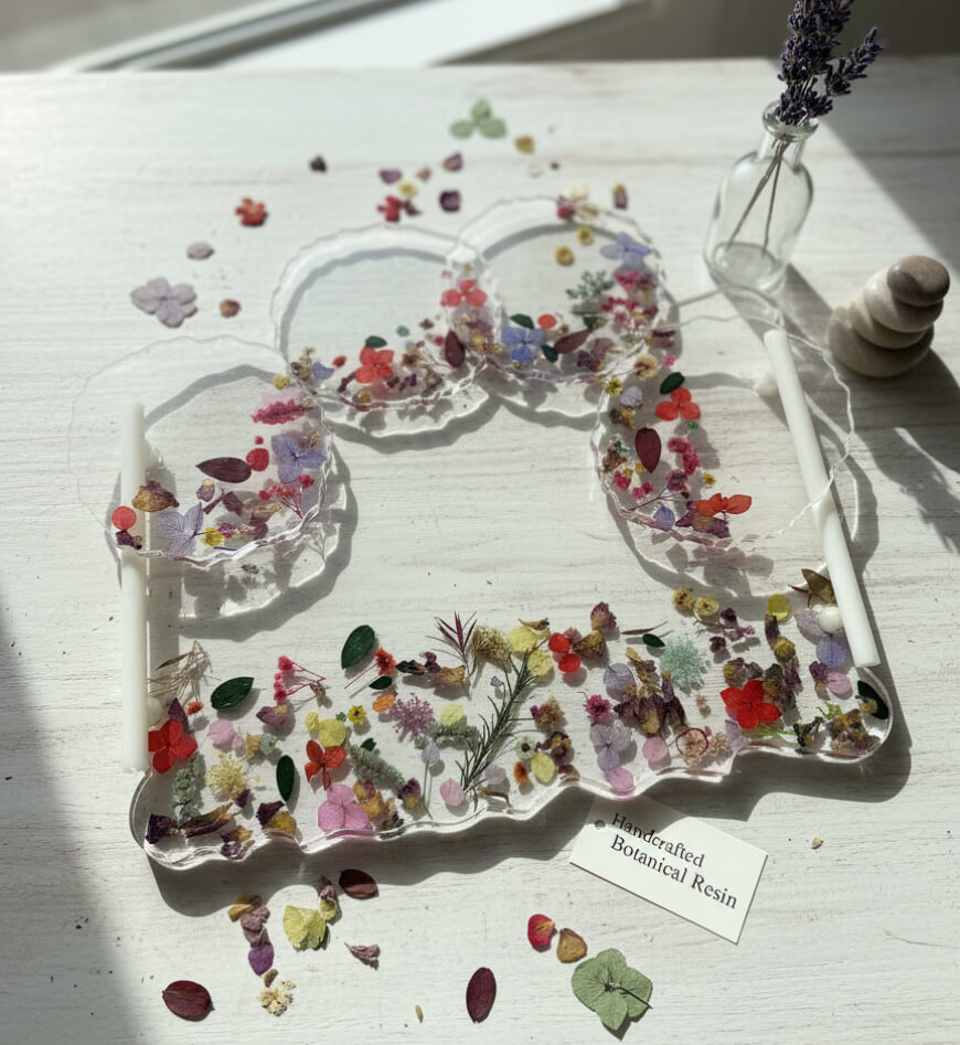transparent_dried_petals_with_resin_handles_with_coasters