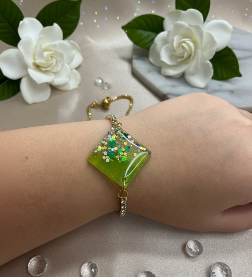 Green sparkle resin anti-tarnish stone bracelet