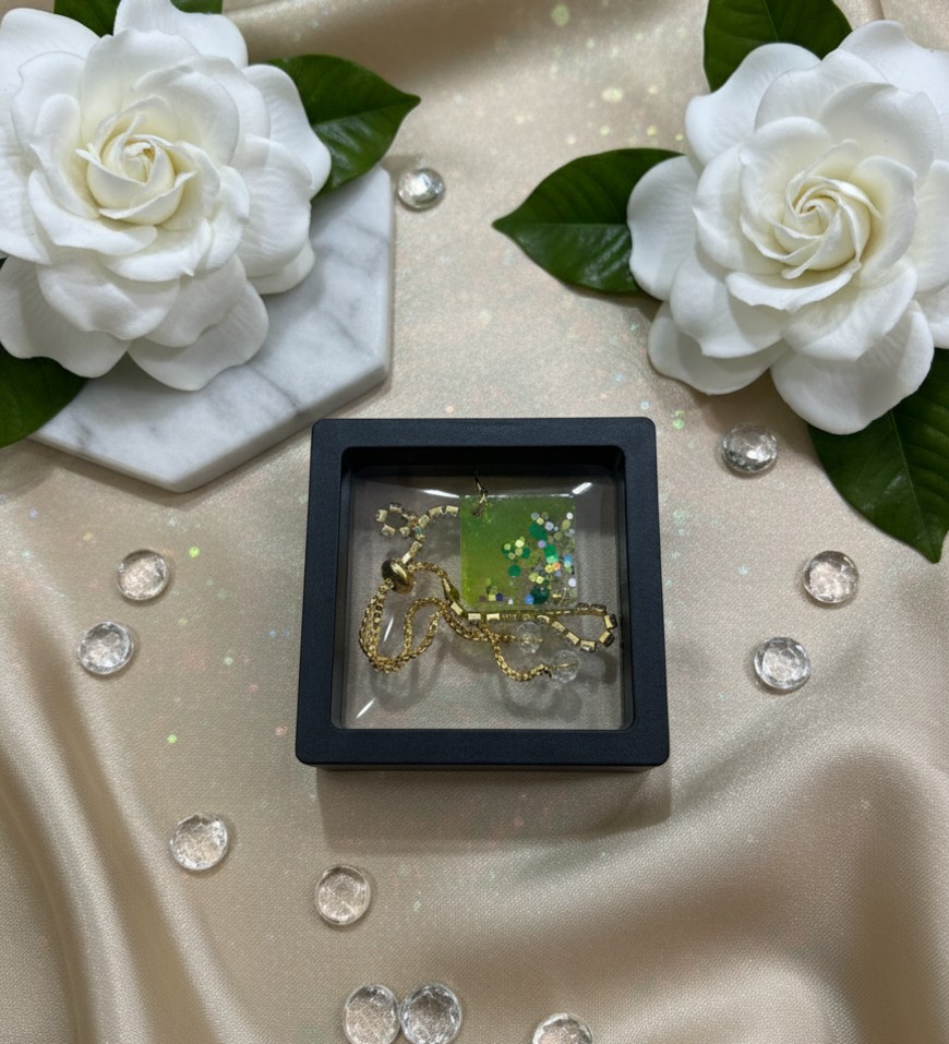 Green sparkle resin anti-tarnish stone bracelet